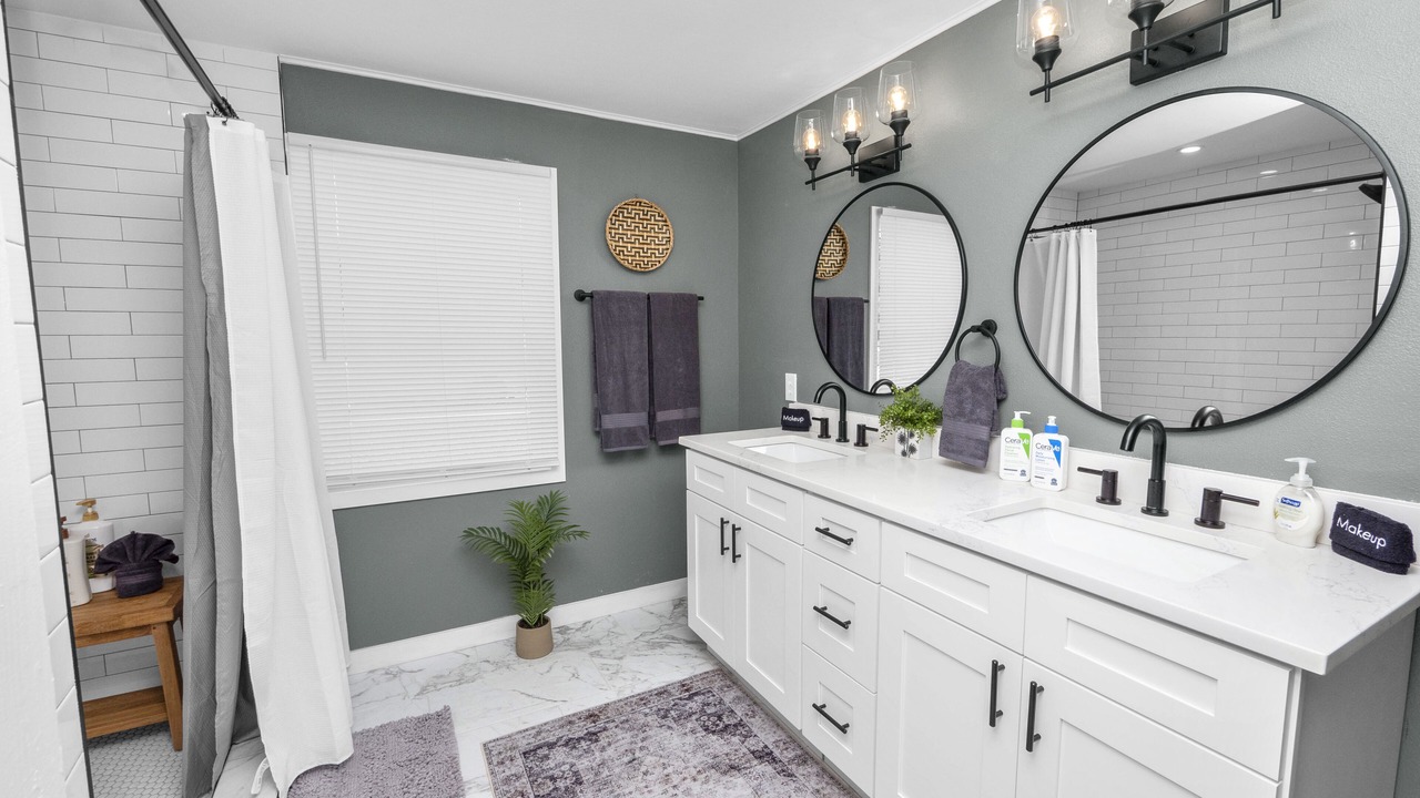 Photo of Bathroom in Dixieland