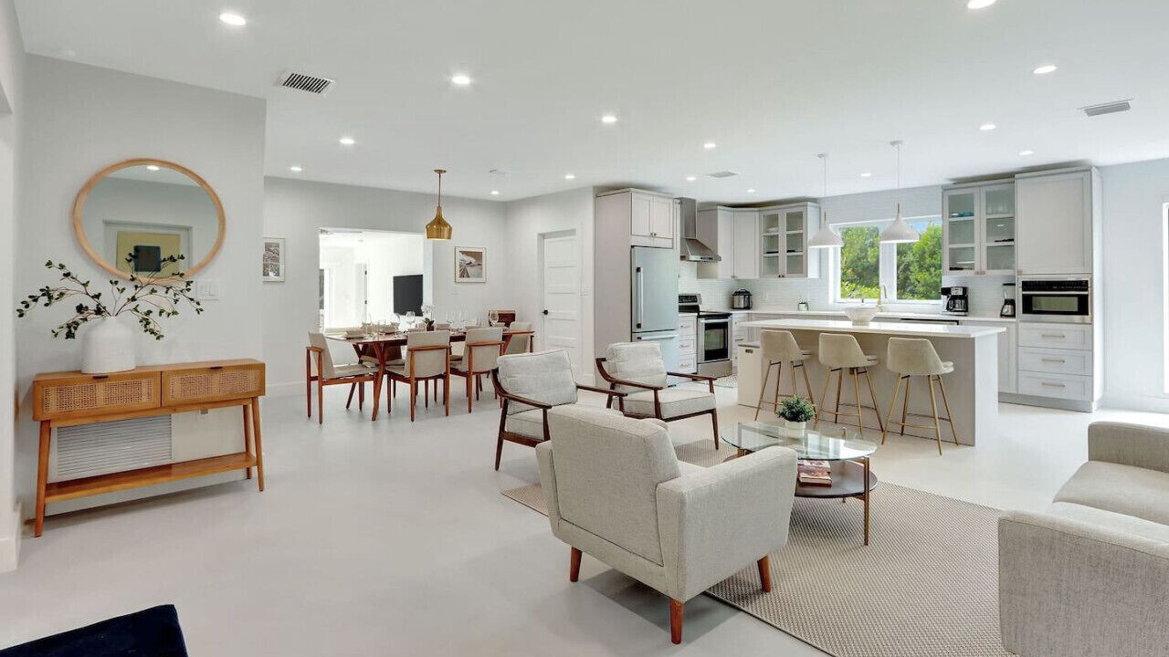 Photo of Bedroom in Biscayne Park