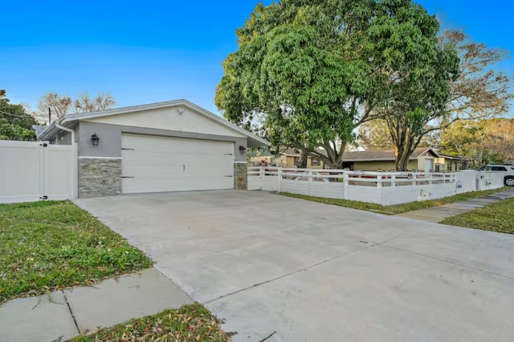 Photo of Outdoor in Pinellas Park
