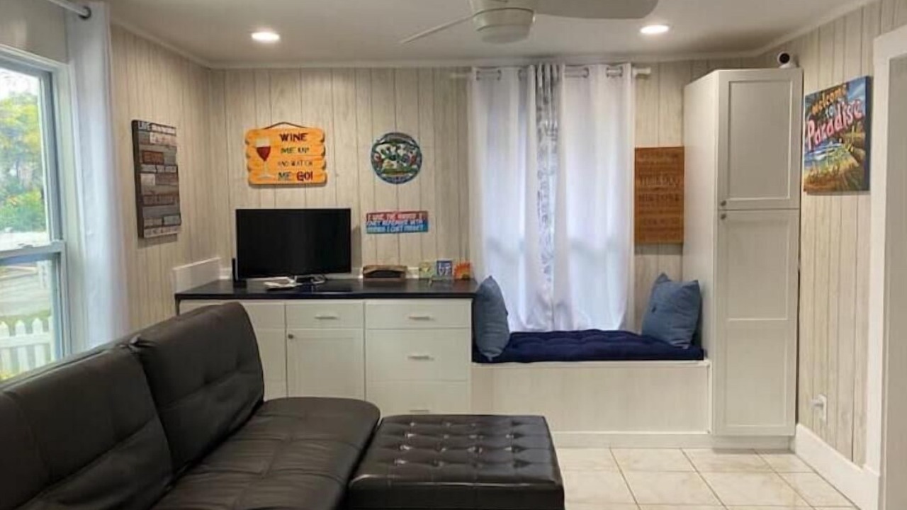 Photo of Livingroom in Historic Uptown