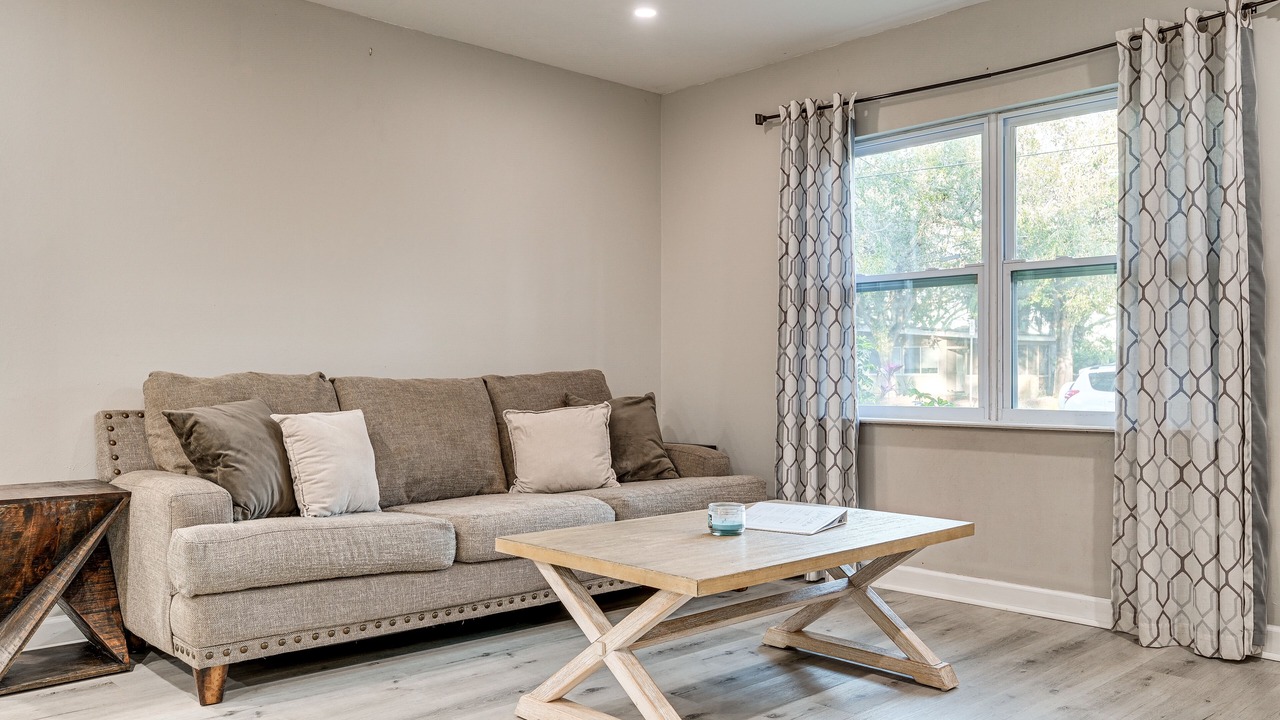 Photo of Livingroom in Oldsmar