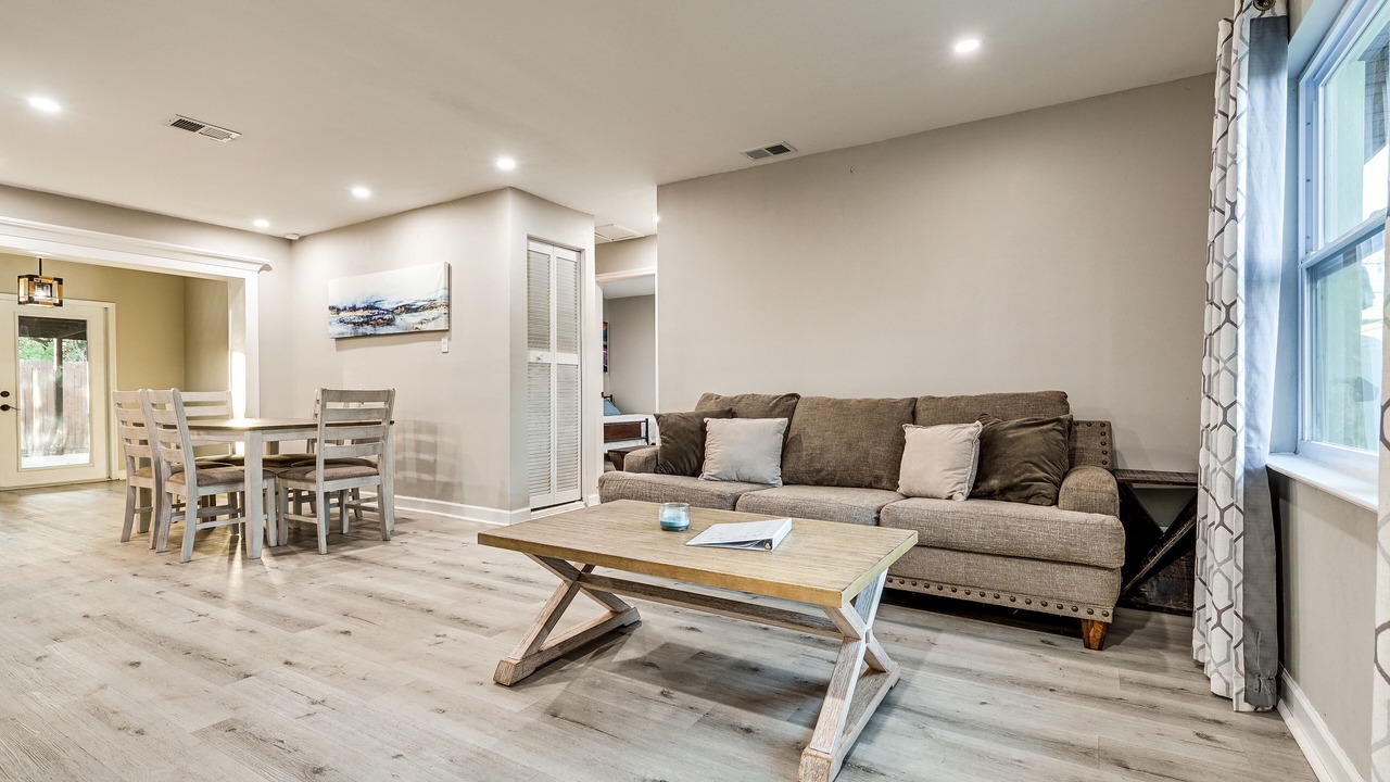 Photo of Livingroom in Oldsmar