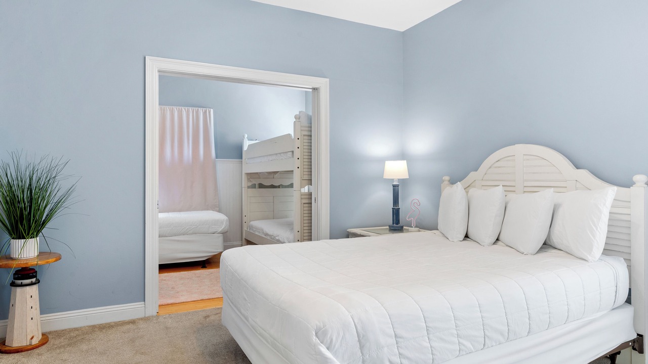 Photo of Bedroom in Crystal Shores