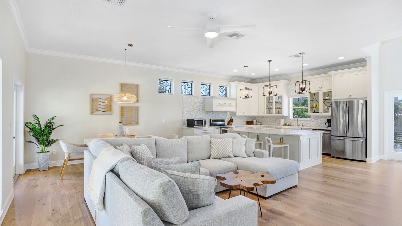 Photo of Livingroom in Redington Beach