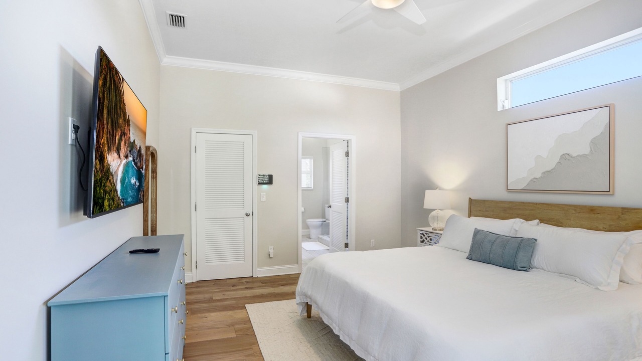 Photo of Bedroom in Redington Beach
