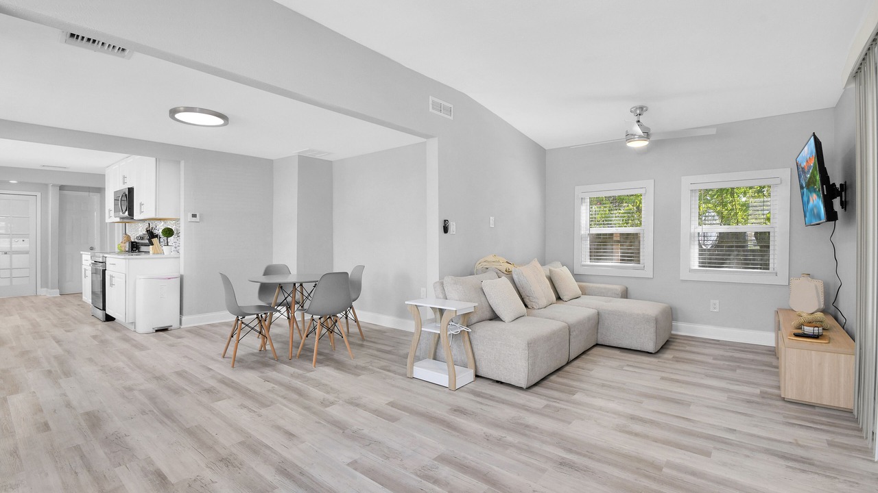 Photo of Livingroom in Pinellas Park