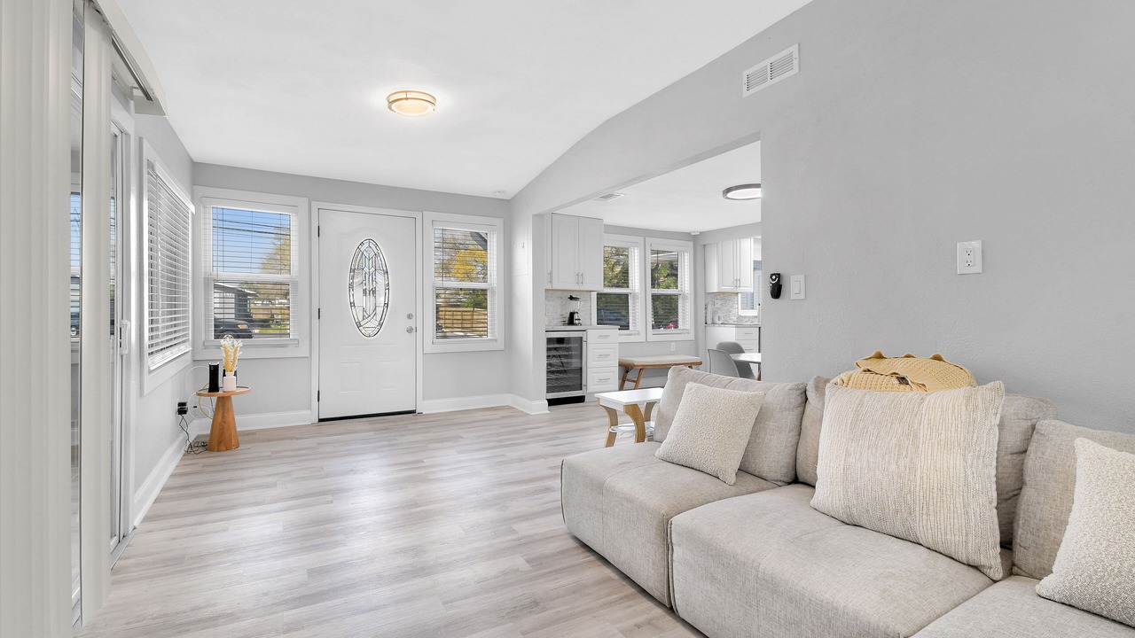 Photo of Livingroom in Pinellas Park