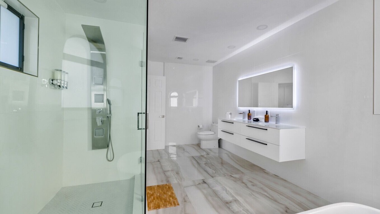Photo of Bathroom in Sunset