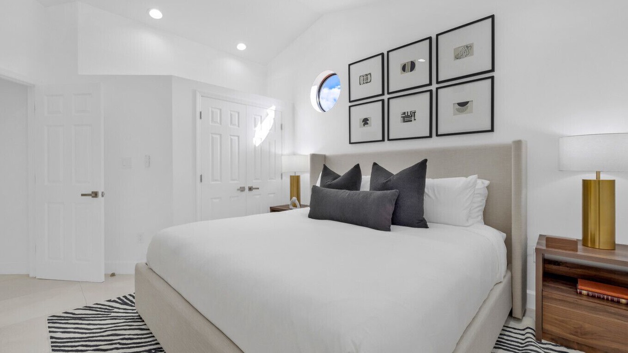 Photo of Bedroom in Sunset