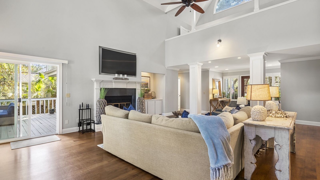 Photo of Livingroom in Vanderhorst Plantation