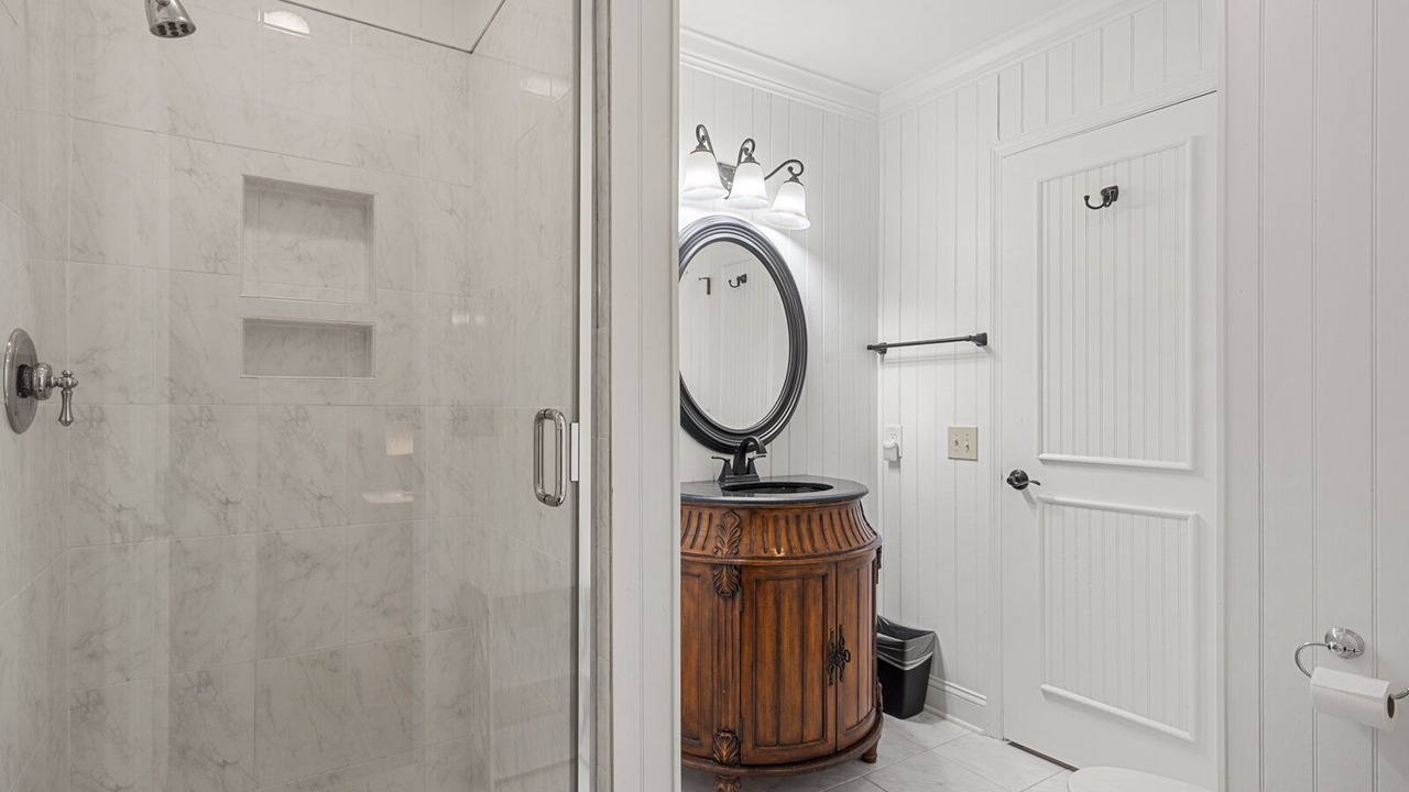 Photo of Bathroom in Vanderhorst Plantation