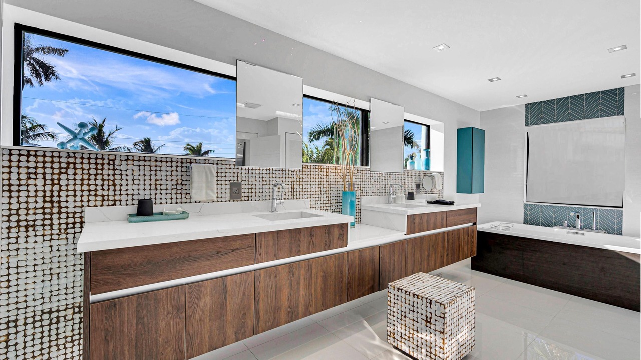 Photo of Bathroom in Harbor Beach