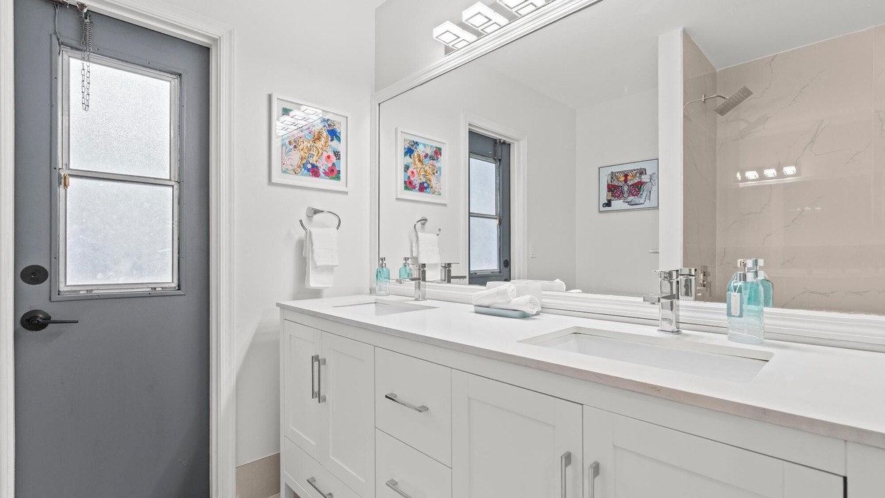 Photo of Bathroom in Greenview Shores
