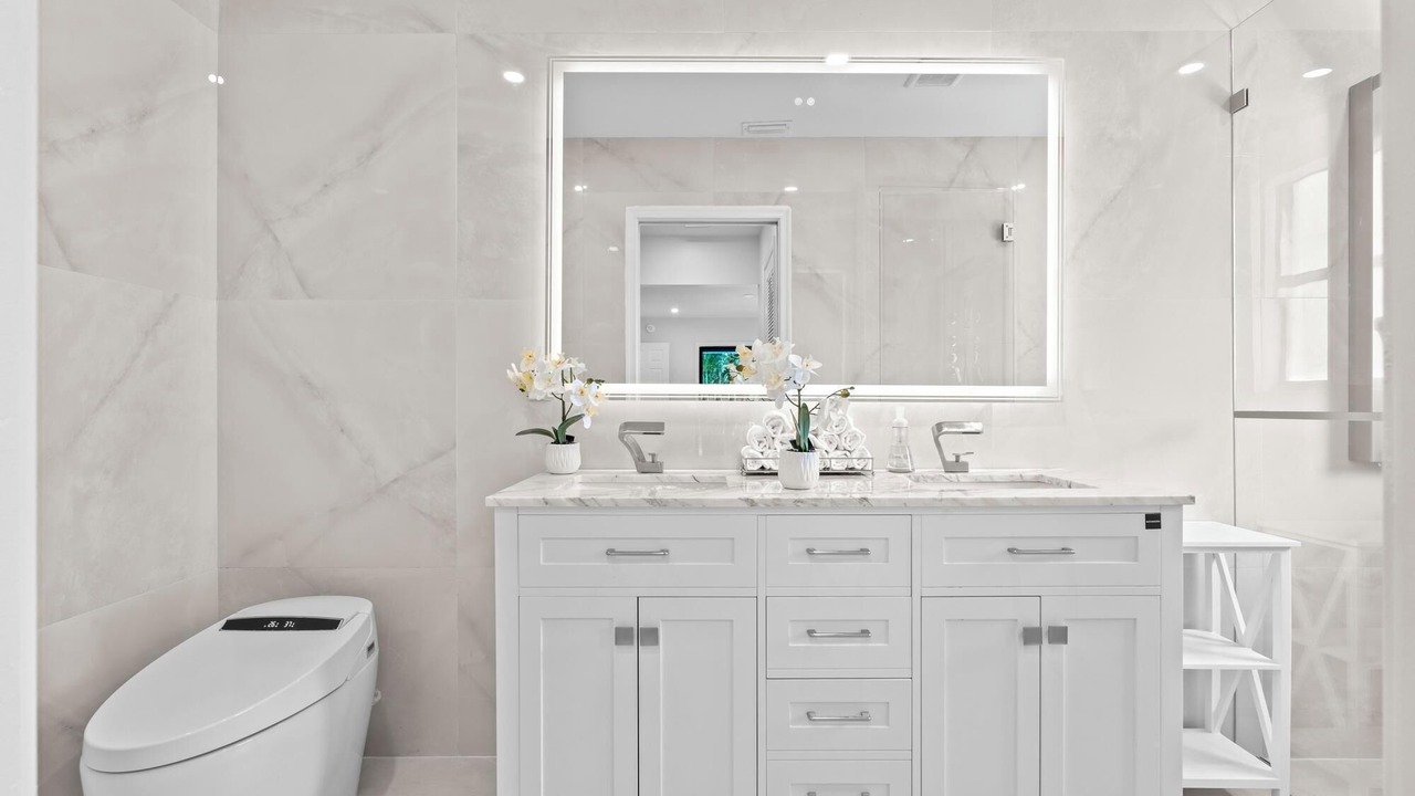 Photo of Bathroom in Greenview Shores