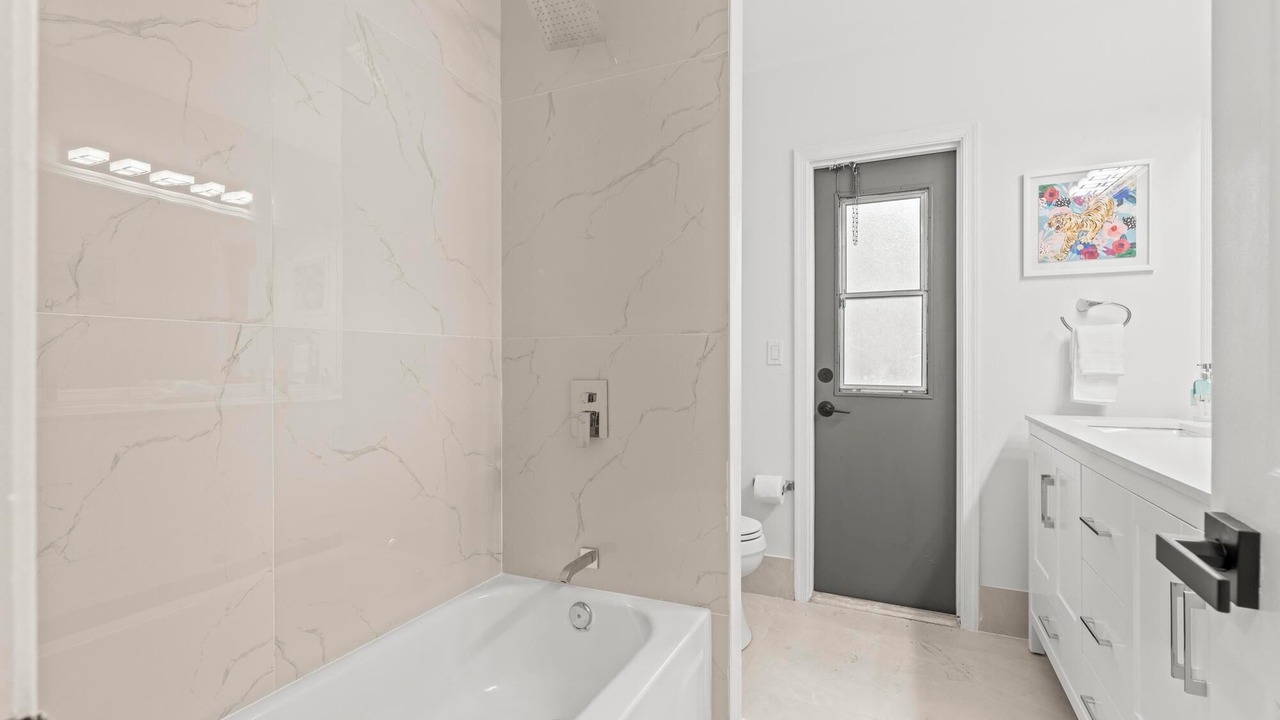 Photo of Bathroom in Greenview Shores