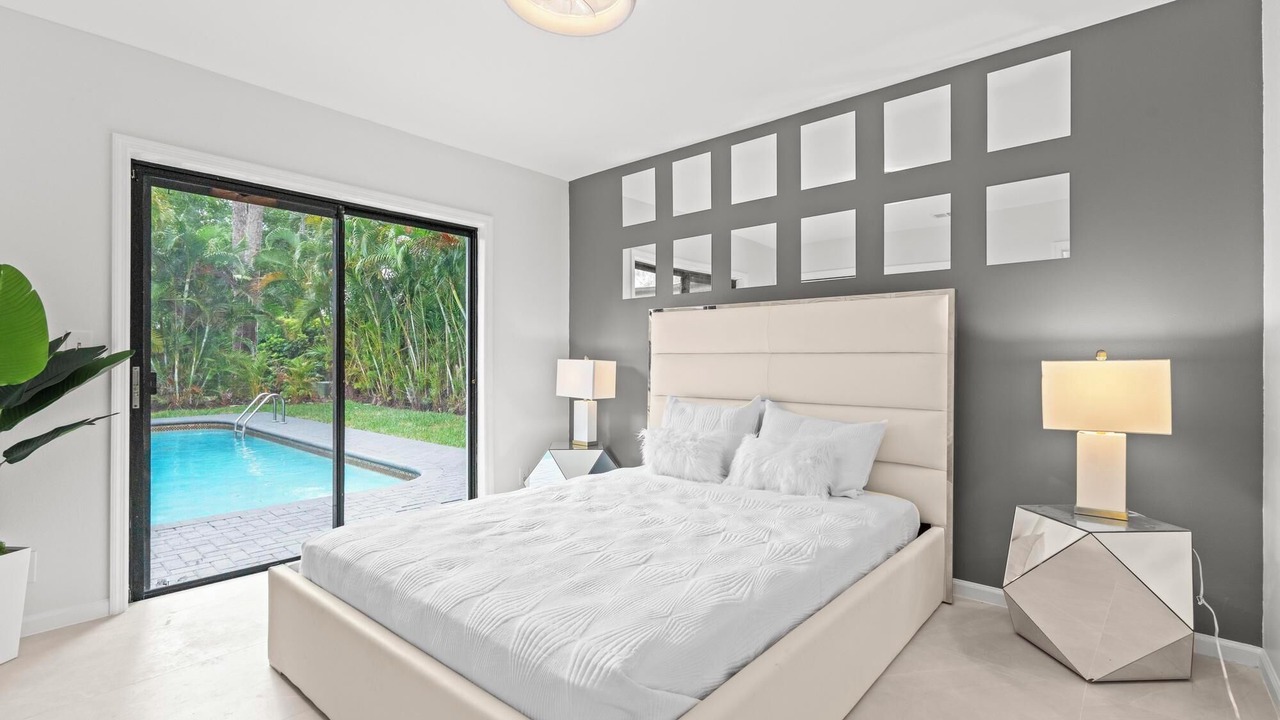 Photo of Bedroom in Greenview Shores