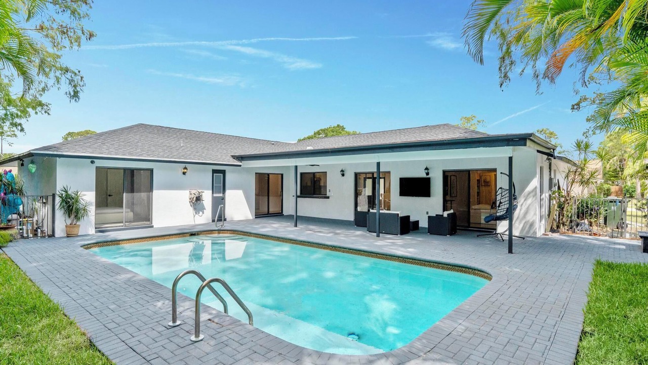 Photo of Outdoor in Greenview Shores
