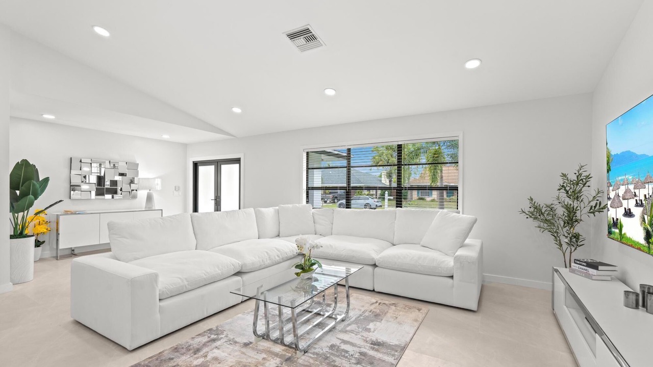 Photo of Livingroom in Greenview Shores