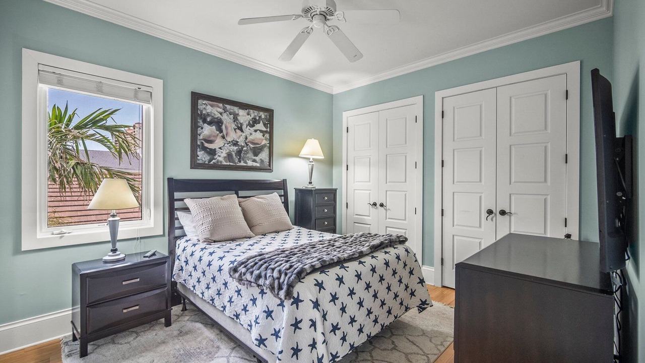 Photo of Bedroom in Connors
