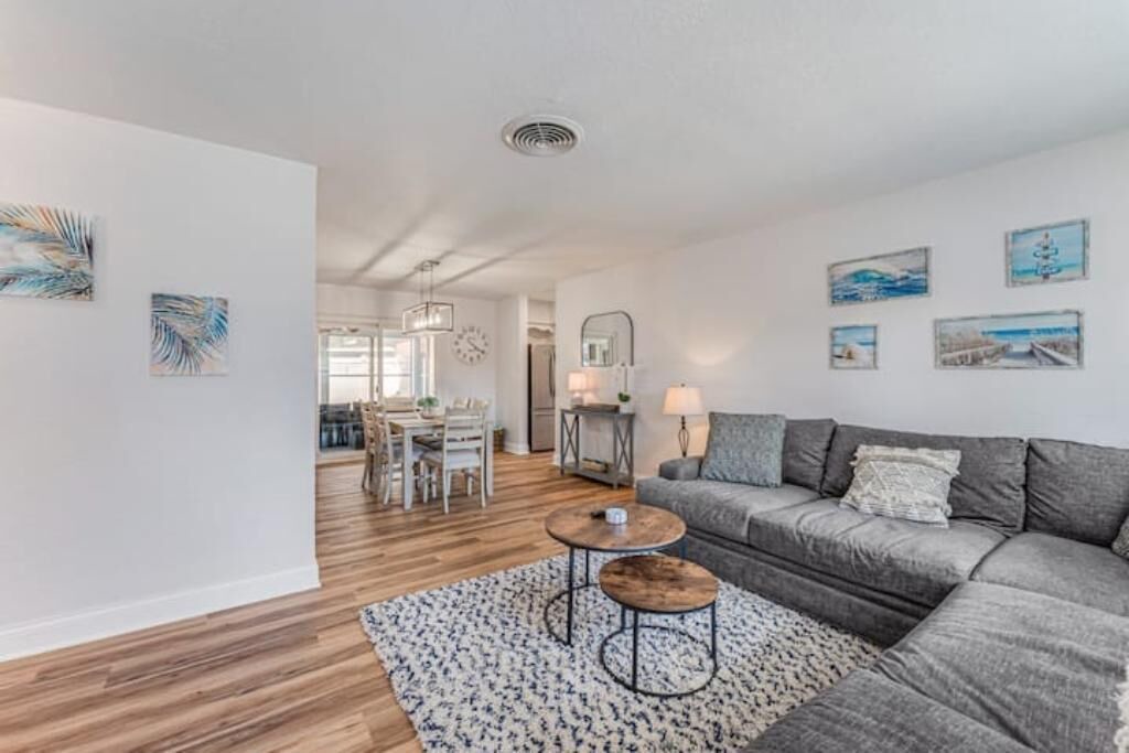 Photo of Livingroom in Disston Heights