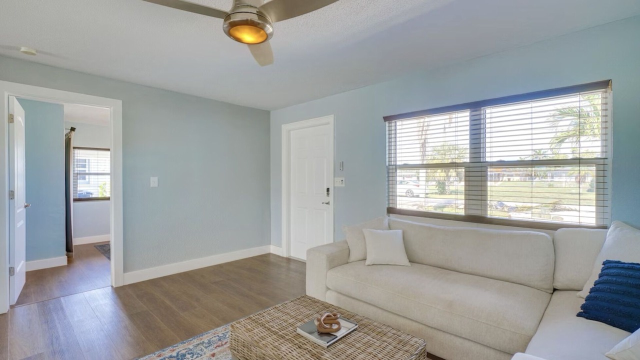 Photo of Livingroom in Lochmoor Waterway Estates