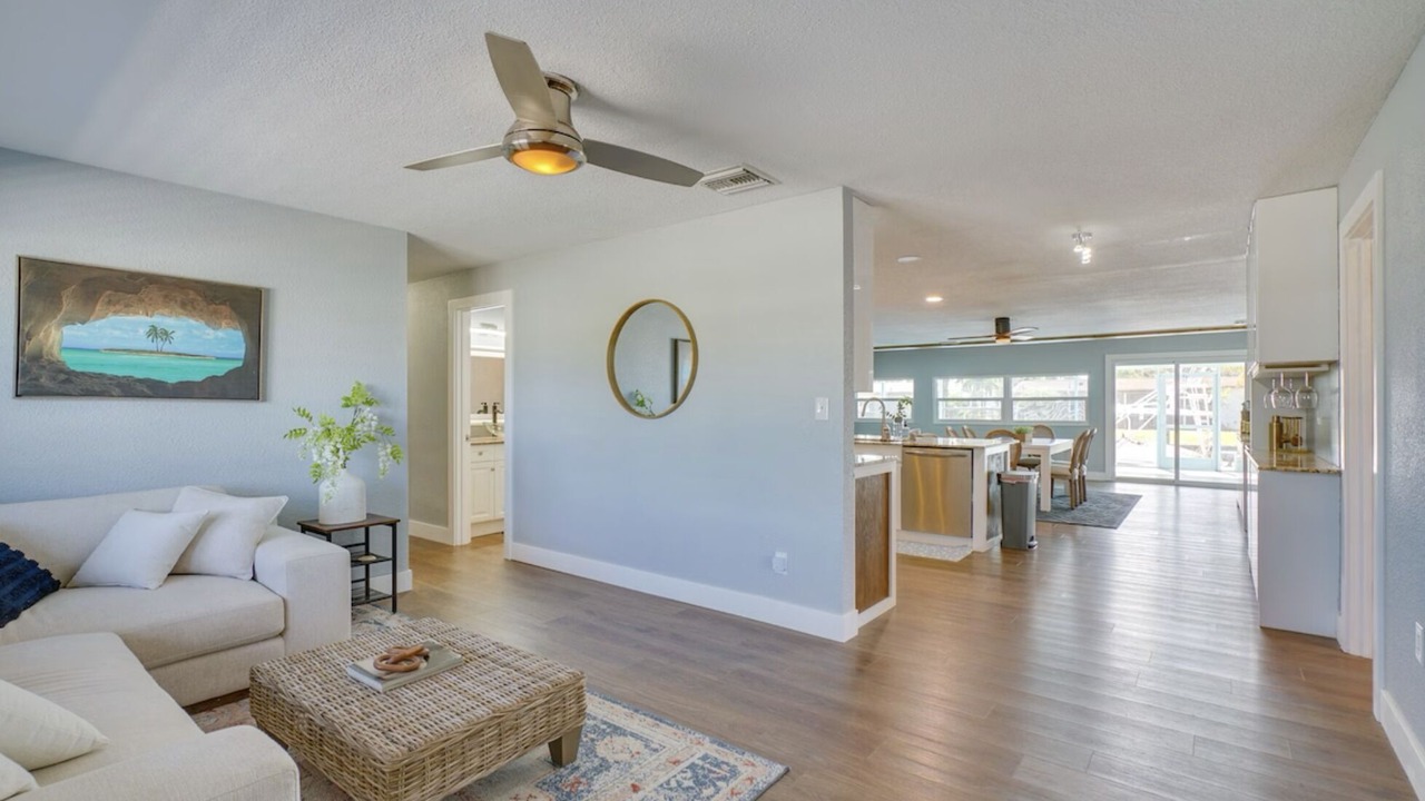 Photo of Livingroom in Lochmoor Waterway Estates