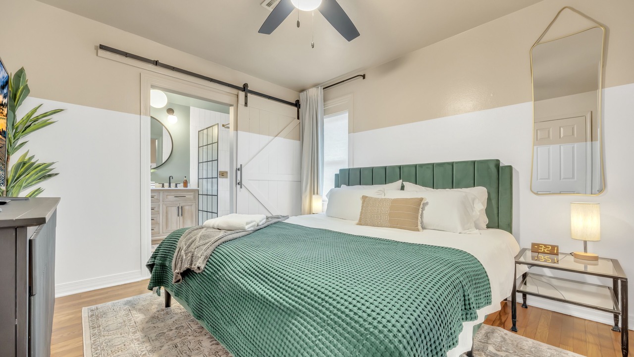 Photo of Bedroom in Murray Hill