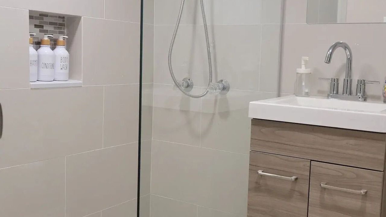 Photo of Bathroom in Allapattah