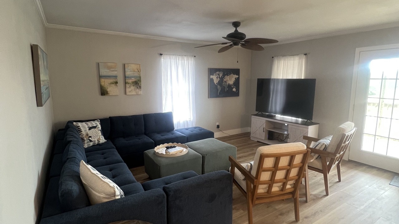 Photo of Livingroom in Surf Side Shores