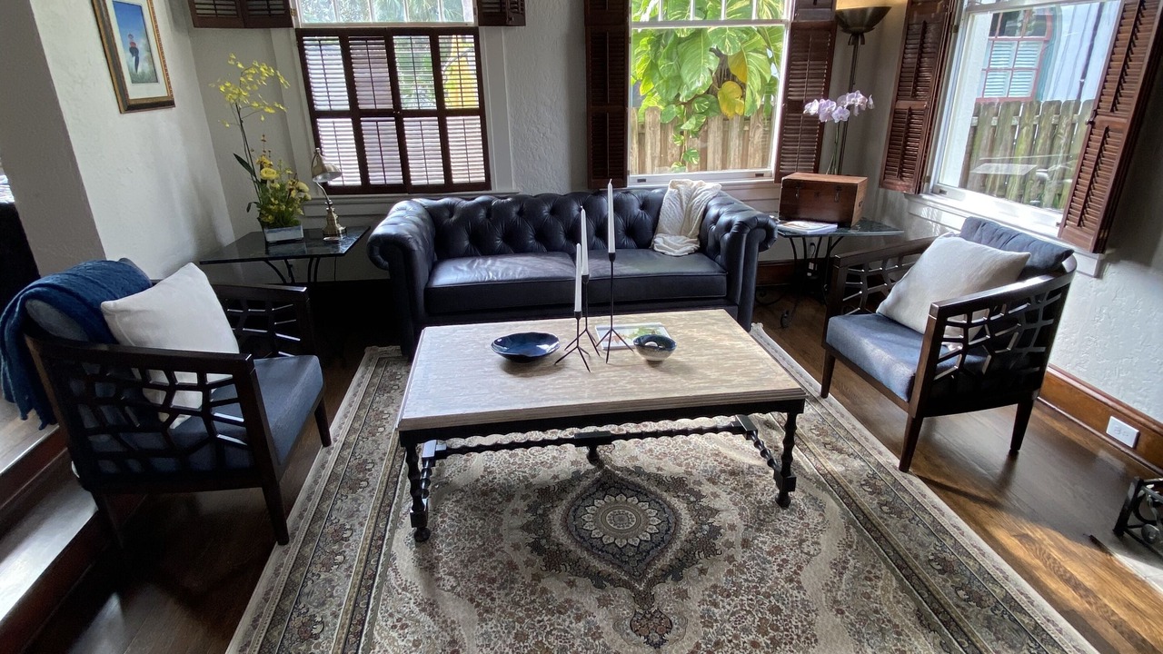 Photo of Livingroom in Downtown Historic District