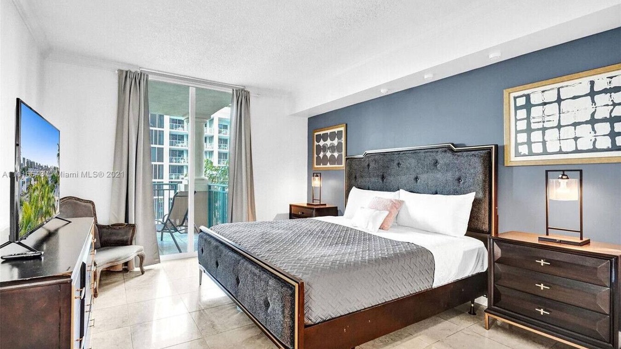 Photo of Others in Sunny Isles Beach