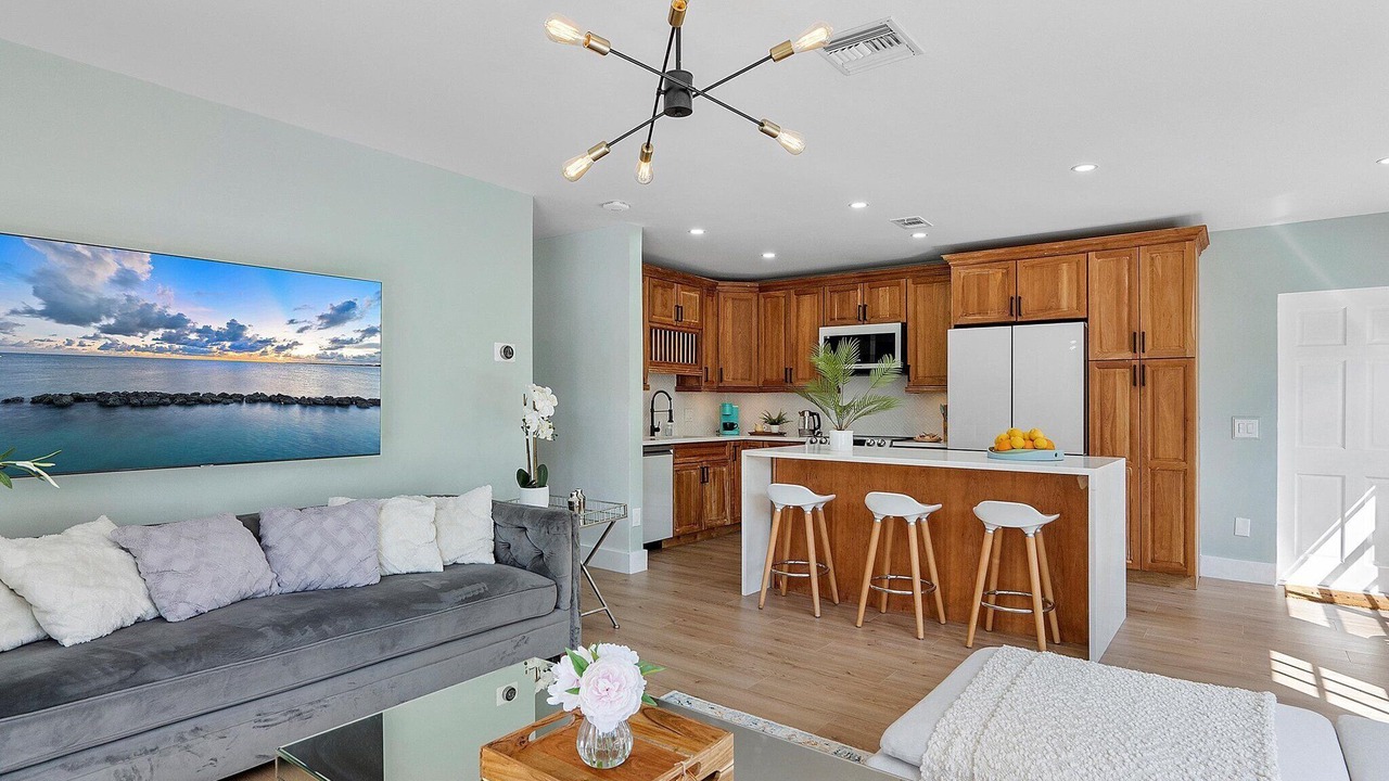 Photo of Livingroom in River Oaks