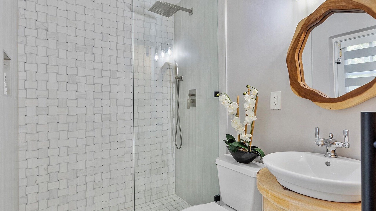 Photo of Bathroom in River Oaks