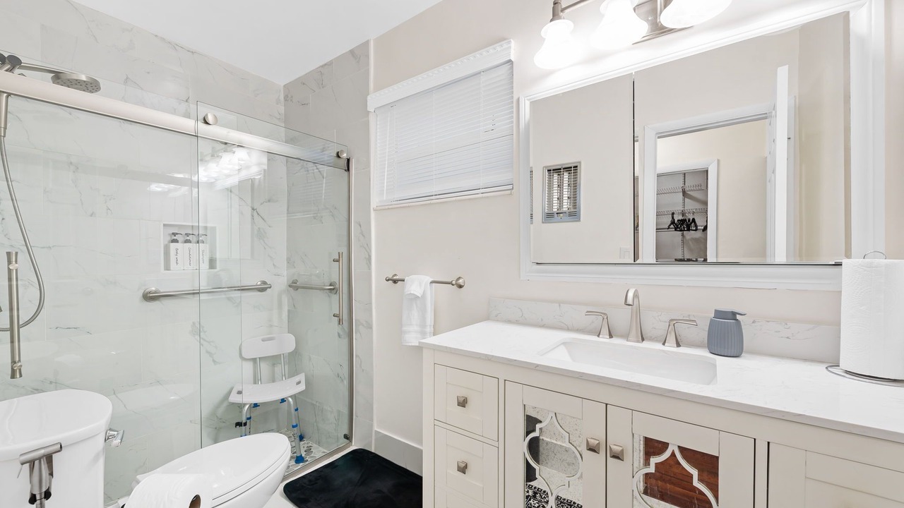 Photo of Bathroom in Miramar