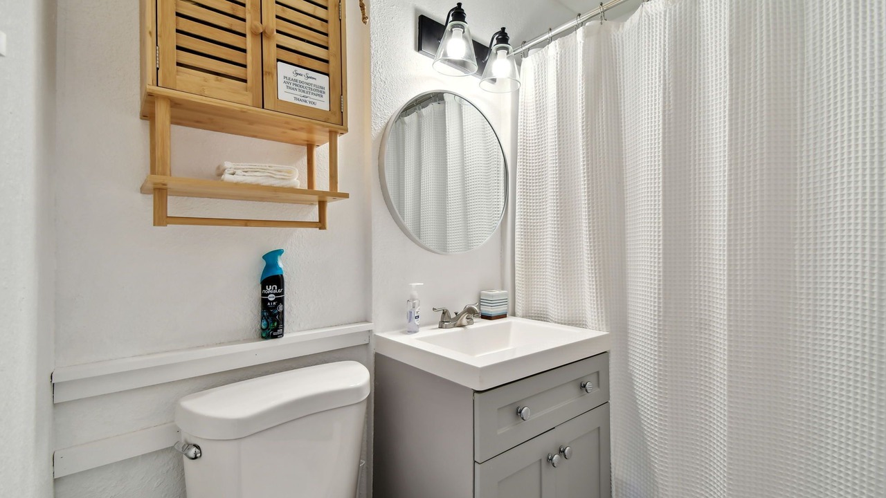 Photo of Bathroom in Ormond Ocean Gard