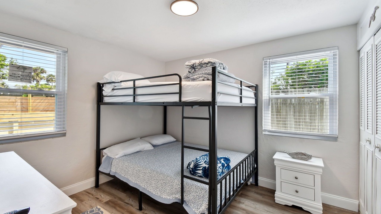 Photo of Bedroom in Ormond Ocean Gard