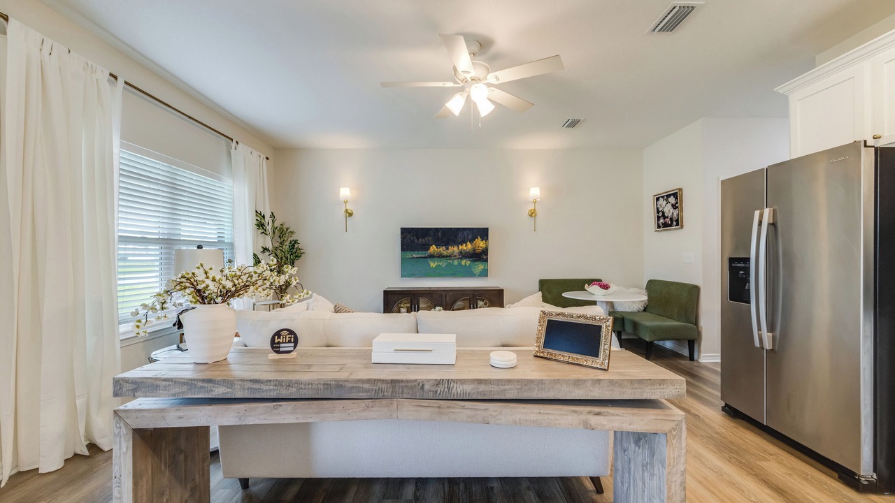 Photo of Livingroom in Laurel Hill