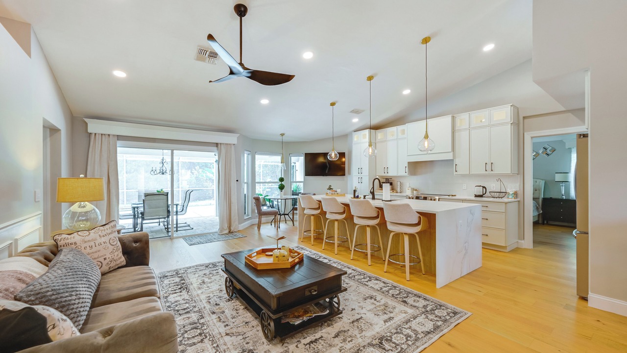 Photo of Livingroom in Crown Pointe