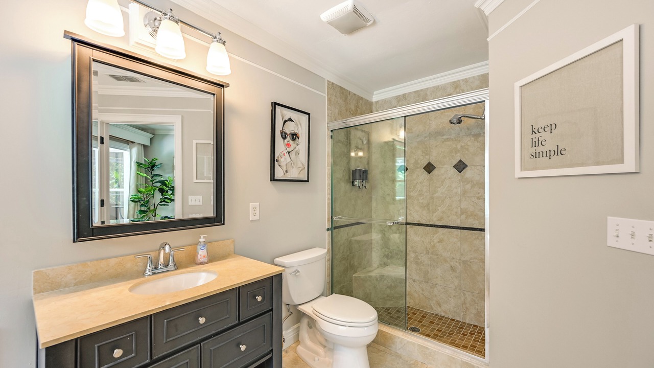 Photo of Bathroom in Crown Pointe