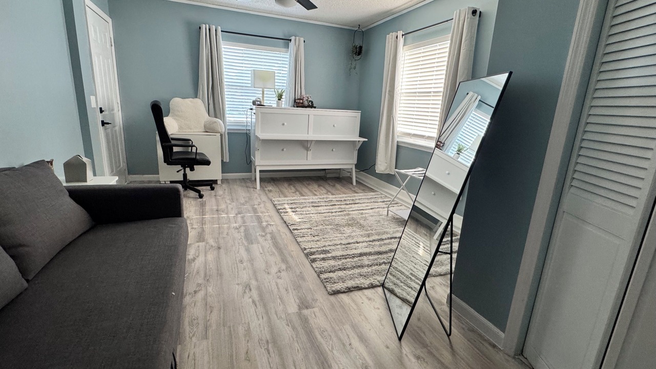 Photo of Livingroom in Jacksonville Beach