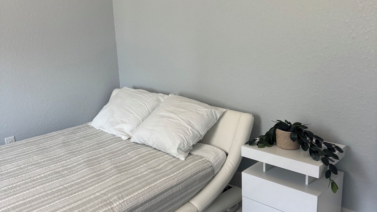 Photo of Bedroom in Pine Valley