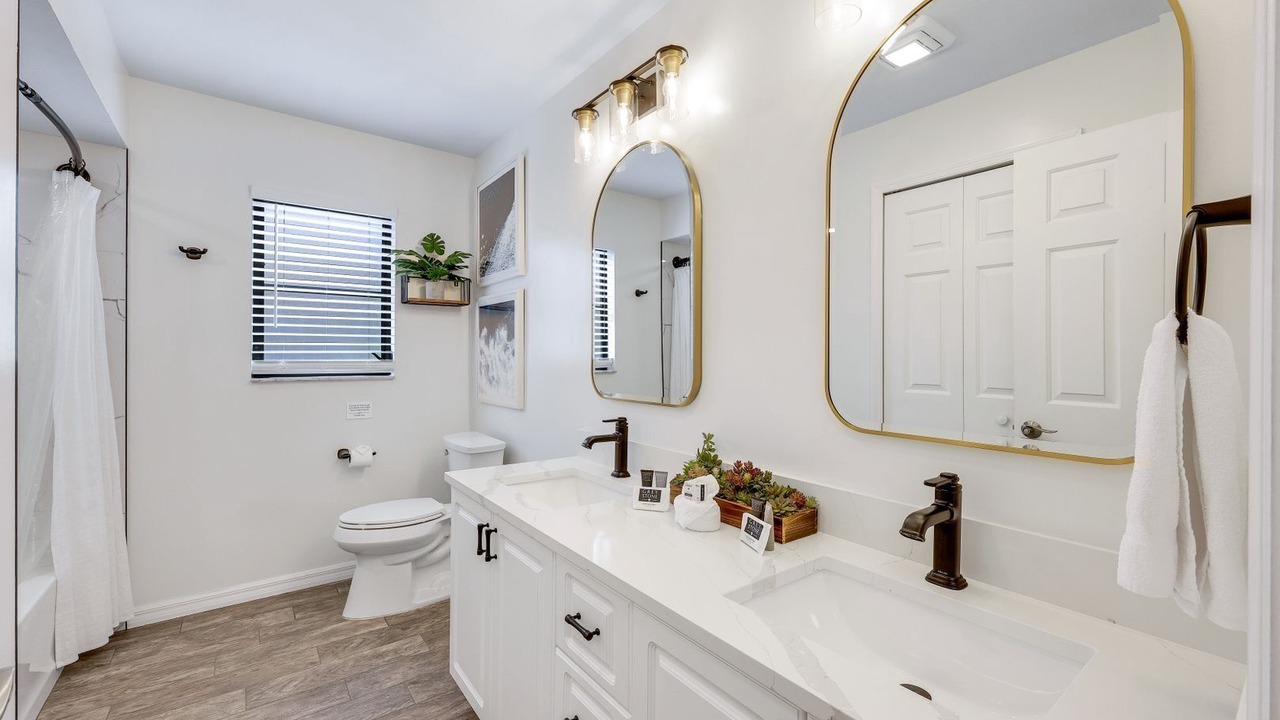 Photo of Bathroom in Willoughby Acres
