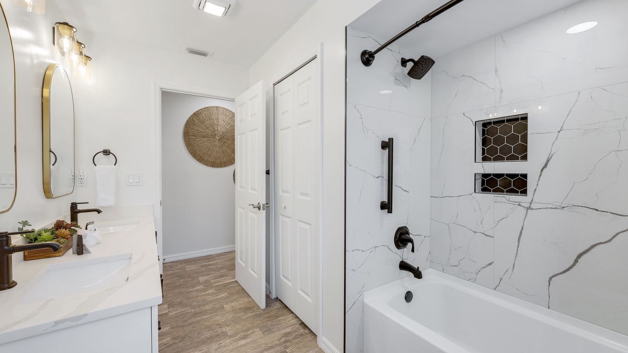 Photo of Bathroom in Willoughby Acres