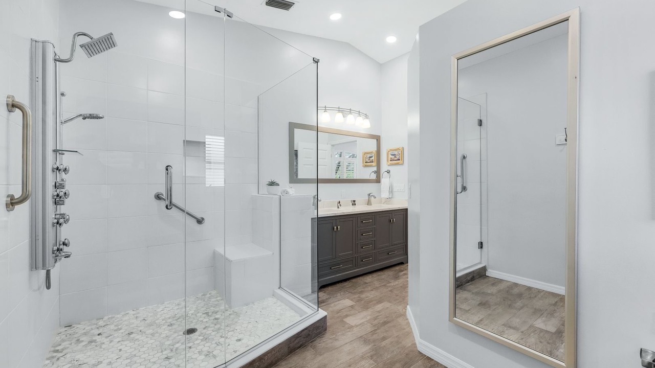 Photo of Bathroom in Willoughby Acres