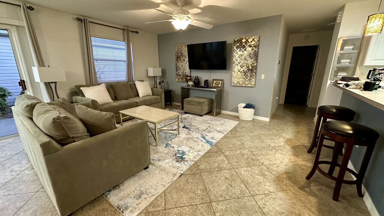 Photo of Livingroom in Duval