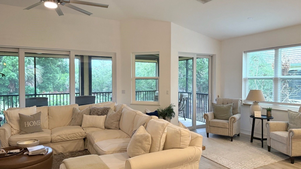 Photo of Livingroom in Hammock Bay
