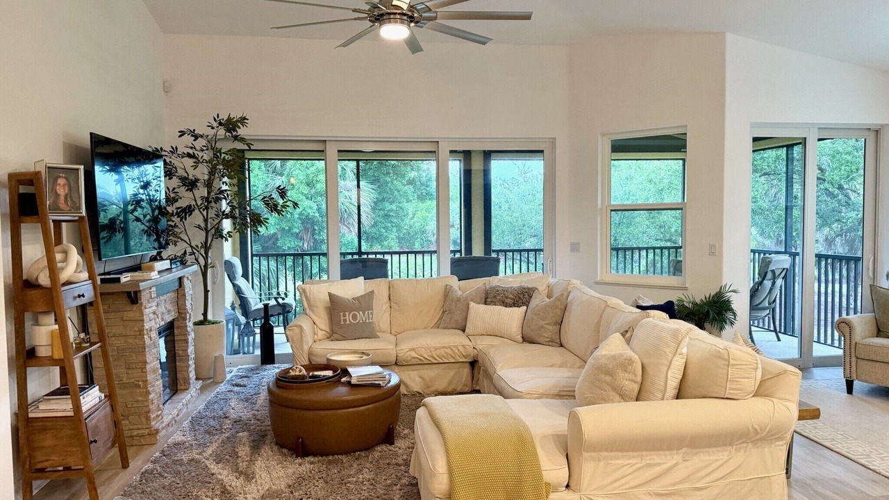 Photo of Livingroom in Hammock Bay