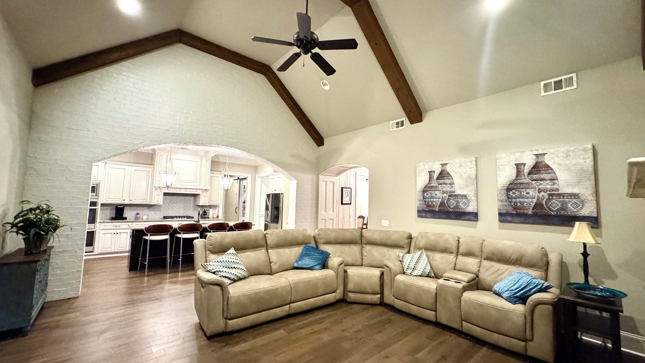 Photo of Livingroom in Auburn