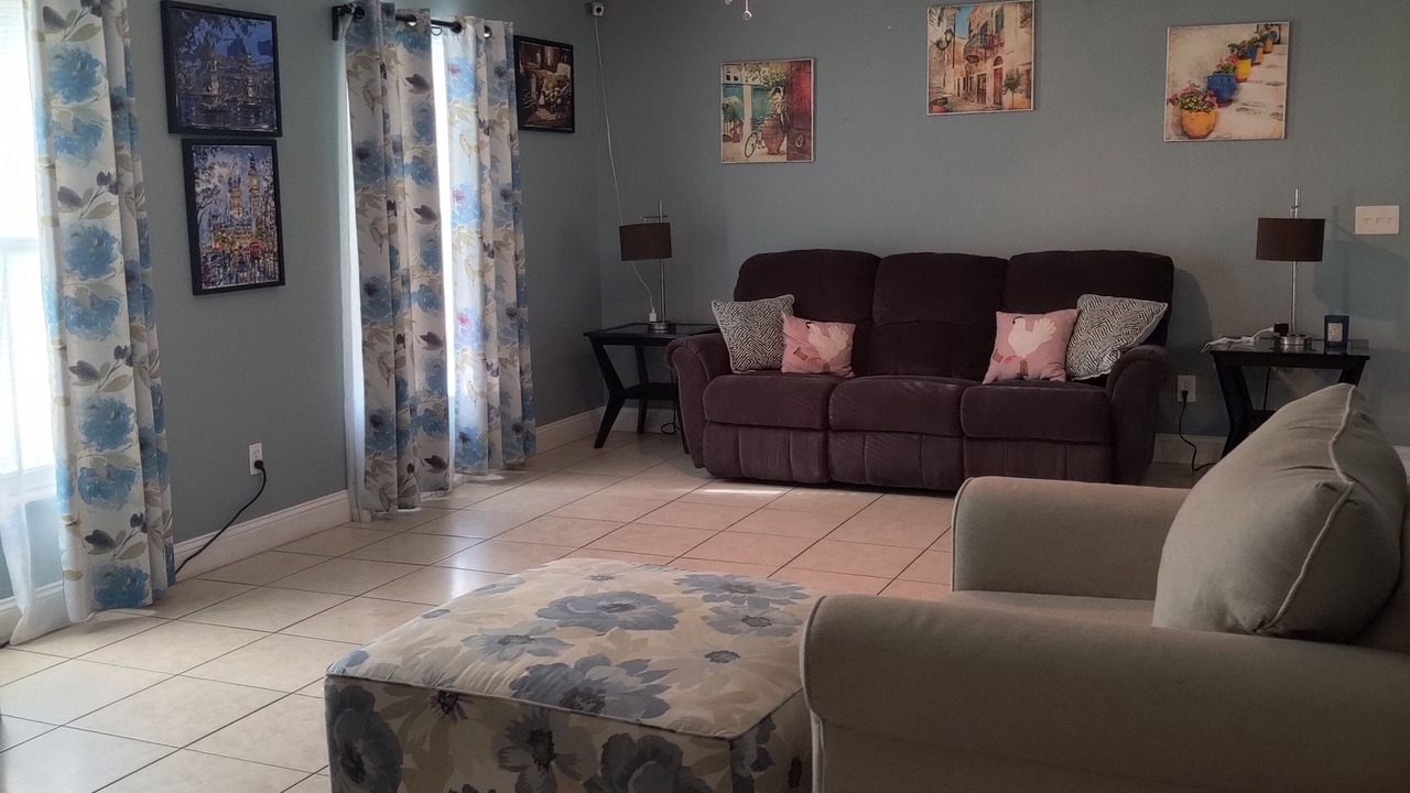 Photo of Livingroom in Longwood