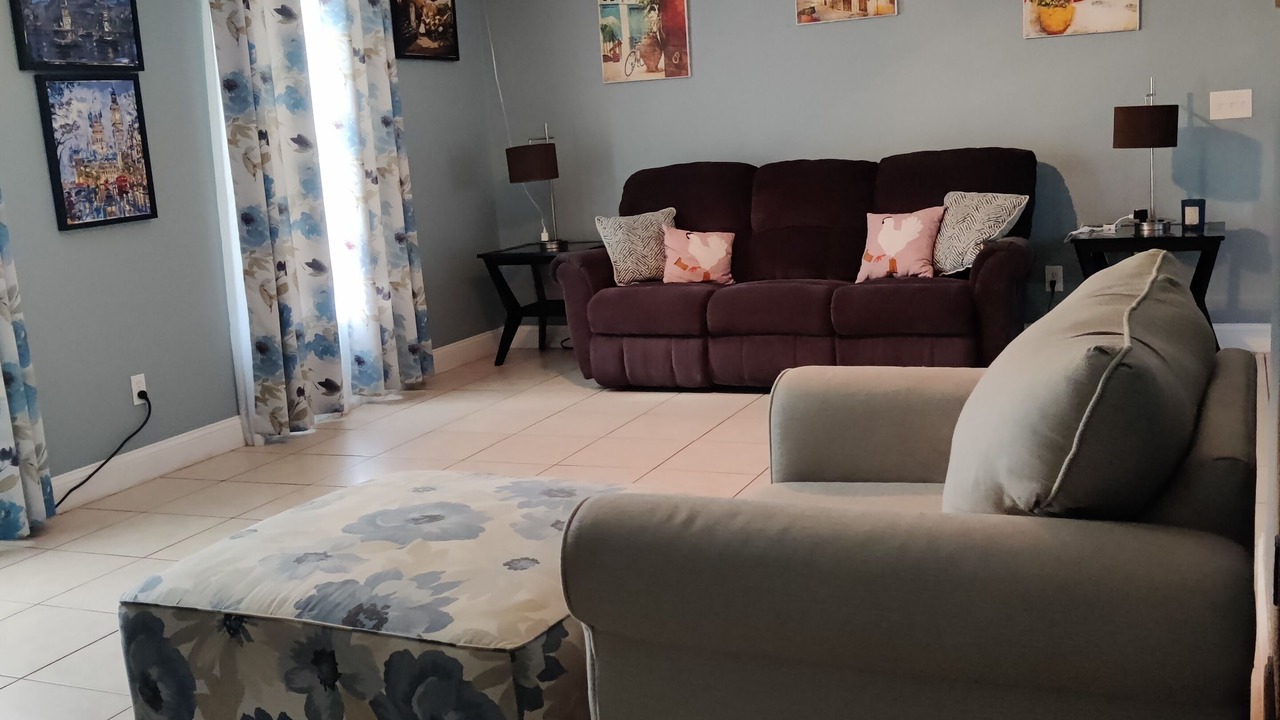 Photo of Livingroom in Longwood